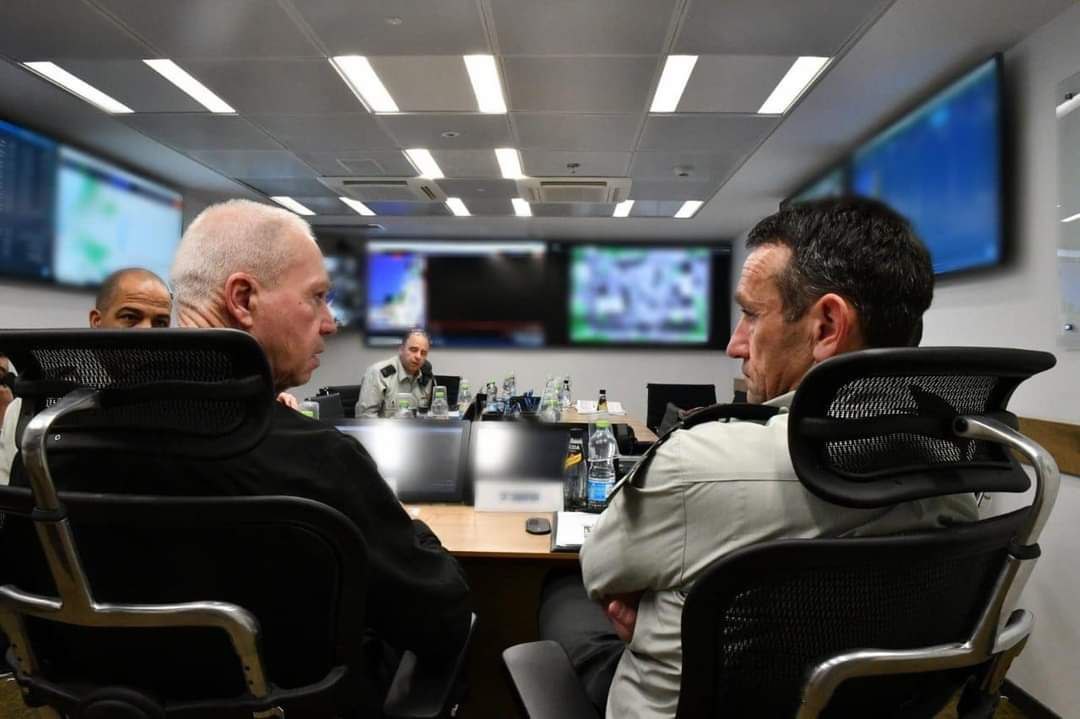 غالانت ورئيس أركان الجيش هاليفي في مقر الشاباك