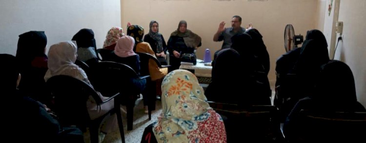 جانب من ورشة العمل التي ينفذها مجلس المرأة 