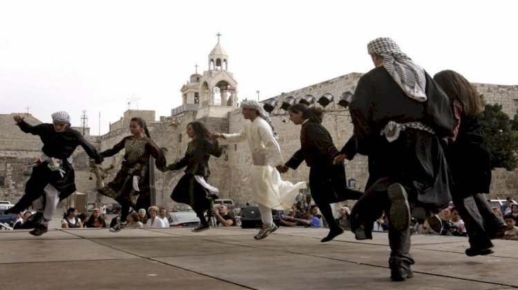 الدبكة الفلسطينية