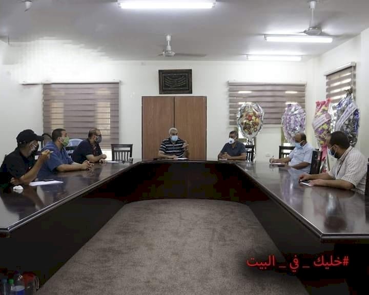 جانب من اجتماع حركة فتح ساحة غزة محافظة الوسطى مع لجنة مكافحة كورونا 