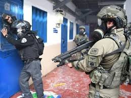 إقتحام السجون