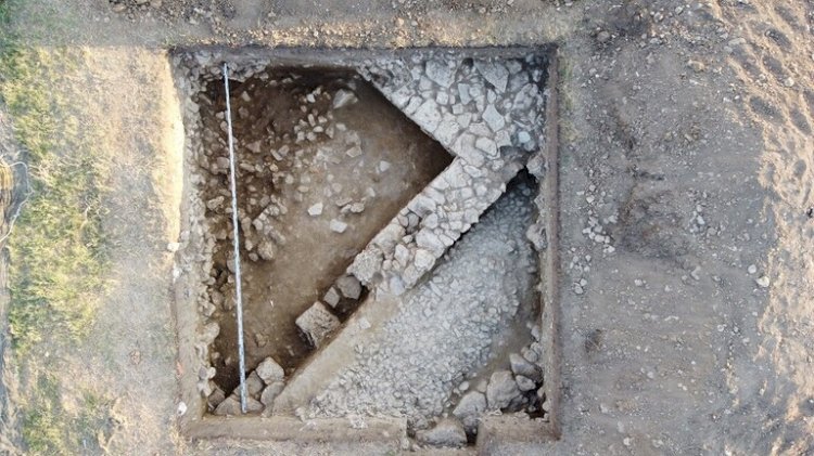 الآثار المكتشفة في مدينة أكرا القديمة