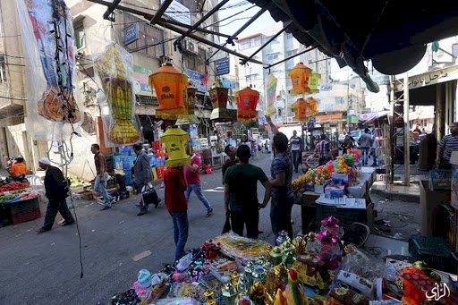 صورة أرشيفية للأسواق في غزة