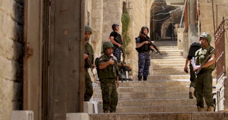 صورة أرشيفية لأجهزة السلطة خلال تنفيذها حملة أمنية بنابلس