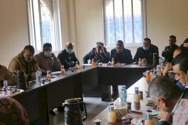 المحافظة الوسطى تستقبل وفد من قيادات حركة فتح في مكتبها