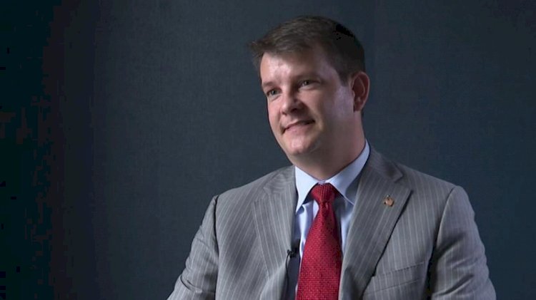 عضو الكونغرس الأمريكي المنتخب لوك ليتلو