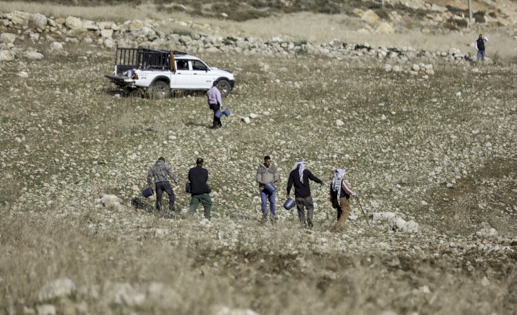 أهالي كفر مالك 