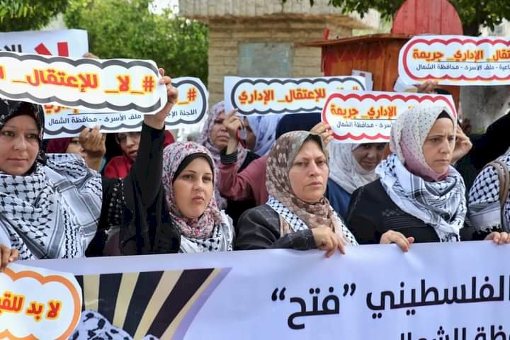 غزة:-اللجنة الاجتماعية ملف الأسرى في الوقفة التضامنية الاسبوعية مع الأسرى