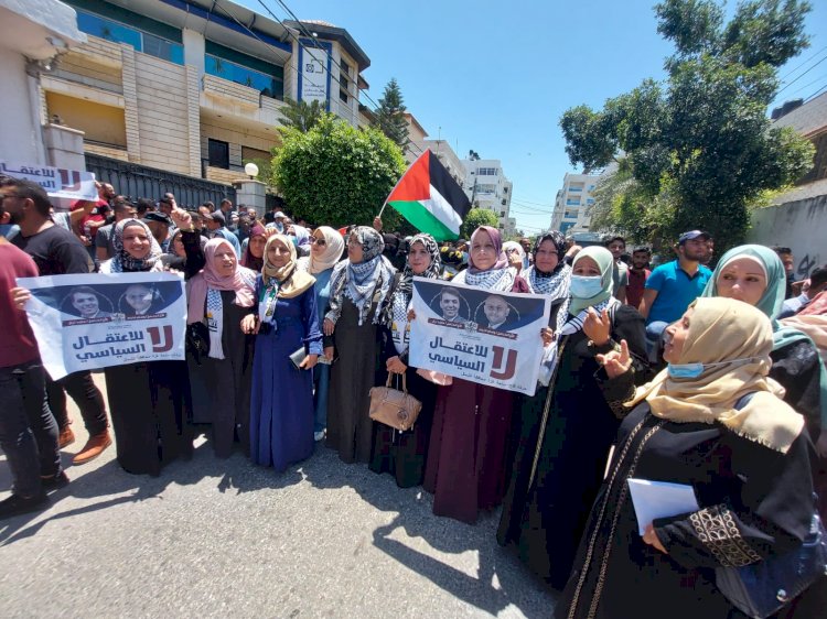 مجلس المرأة يشارك في الوقفة الاحتجاجية امام لجنة الانتخابات تضامنا مع نواب قائمة المستقبل المعتقلين لدى سلطة عباس