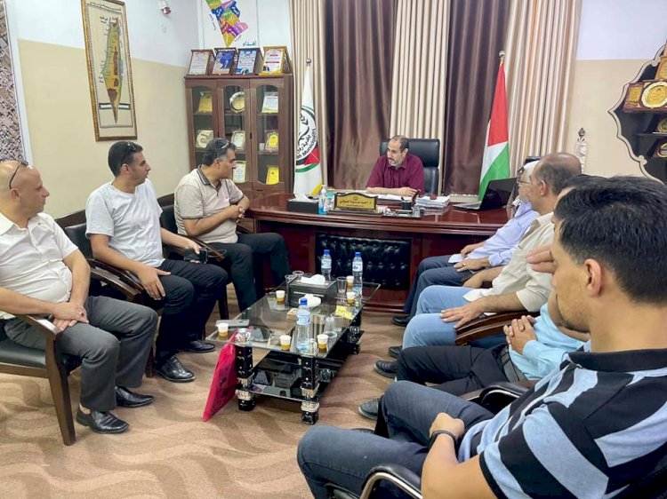 رفح: زار وفد من حركة فتح بمحافظة رفح، بلدية رفح لبحث سُبل التعاون والإطلاع على مشاريع وشؤون البلدية في المحافظة.