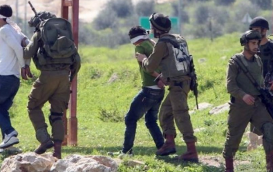 إصابات واعتقالات خلال اقتحامات ومواجهات متصاعدة بالضفة والقدس