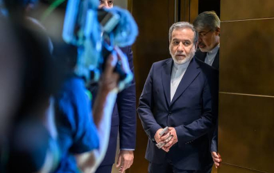 بعد تجاهلهما أمر المغادرة.. واشنطن تطرد عضوين من الوفد الإيراني
