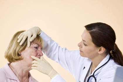 علامات التوتر والإجهاد تظهر على الجلد.. والحل ممارسات الجسم العقلية