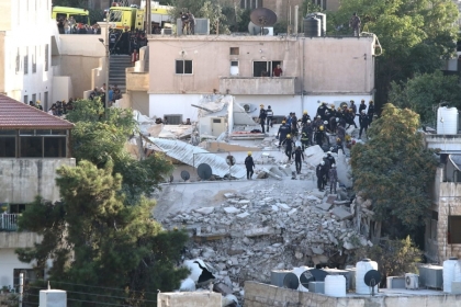 وفاة و6 إصابات إثر انهيار مبنى من 4 طوابق في عمان