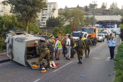 الخليل: إصابات في صفوف جيش الاحتلال جراء انقلاب مركبة عسكرية