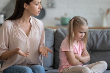 أسباب كره الطفل لأمه