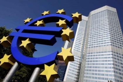 مؤشر ثقة المستهلكين في منطقة اليورو يرتفع إلى سالب 23.9