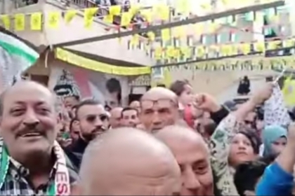 بالفيديو تيار الإصلاح الديمقراطي يوقد شعلة انطلاقة "فتح" في مخيم عين الحلوة