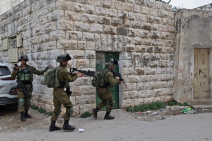 جنين.. الاحتلال يُفجر  منزلي الشهيدين عابد