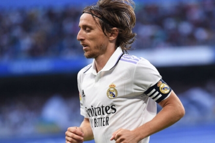 مودريتش يرد على عرض لمجاورة رونالدو في السعودية