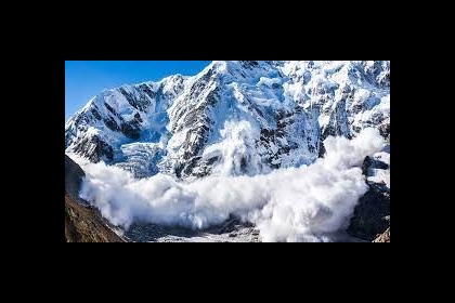 مصرع 28 شخصًا إثر انهيار ثلجي على طريق جبلي في التّبت جنوب الصين