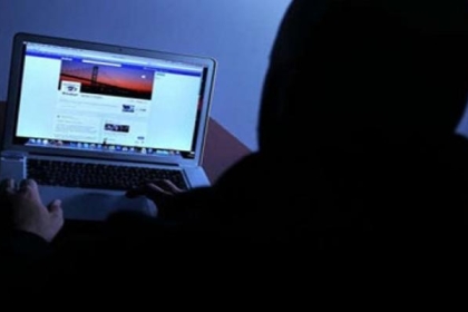 الخليل: القبض على شخص ابتز صديقه مقابل دفع 40 ألف شيكل