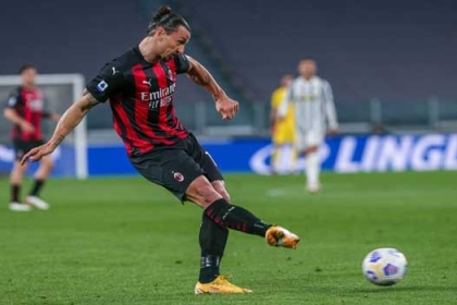 إبراهيموفيتش يحقق رقما تاريخيا مع ميلان في ظهوره الأول بعد