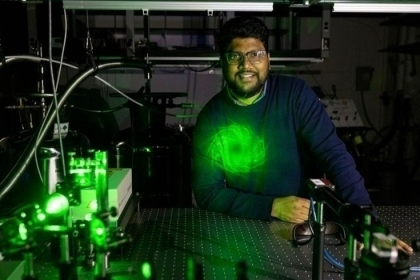 بعد قرن من البحث... اكتشاف مادة "سحرية" لتوصيل الطاقة