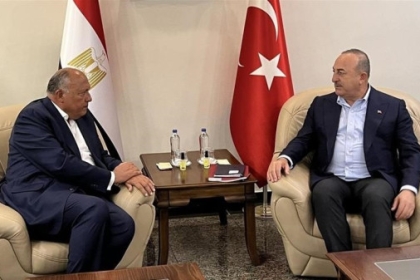 وزير الخارجية التركي يصل القاهرة لاول مرة منذ 10 سنوات