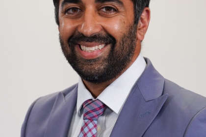 مسلم مهاجر.. حمزة يوسف رئيساً للوزراء في إسكتلندا