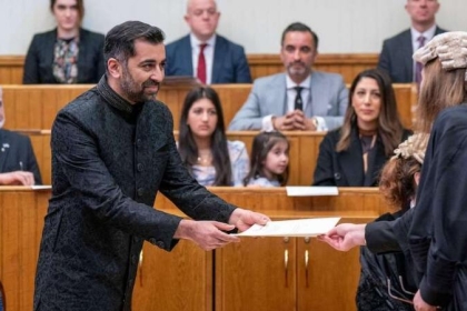 حمزة يوسف يؤدّي اليمين رئيساً لحكومة اسكتلندا