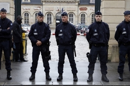 فرنسا تحاكم 3 مسؤولين سوريين