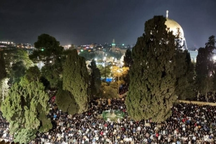 أكثر من ربع مليون يحيون ليلة القدر في المسجد الأقصى