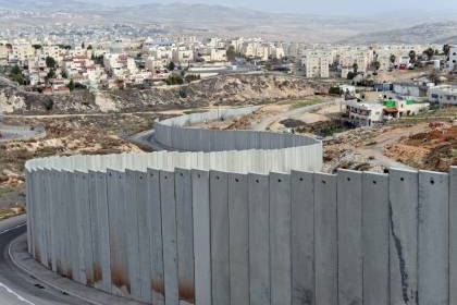 الاحتلال يشرع ببناء مقطع من الجدار العنصري على أراضي الجلمة في جنين