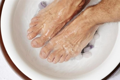 ما مدى جدوى الوصفات المنزلية في علاج فطريات الأقدام؟