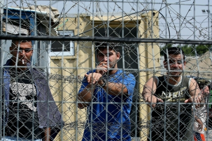 3 معتقلين يواصلون إضرابهم المفتوح عن الطعام