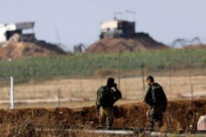 موقع عبري: إطلاق نار يستهدف مركبة "إسرائيلية" شرق قطاع غزة