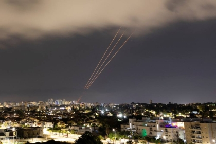 إيران تشن هجوما بمسيرات وصواريخ على إسرائيل