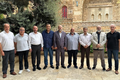 تيار الإصلاح الديمقراطي وحركة حماس يبحثان في بيروت توحيد الموقف الفلسطيني