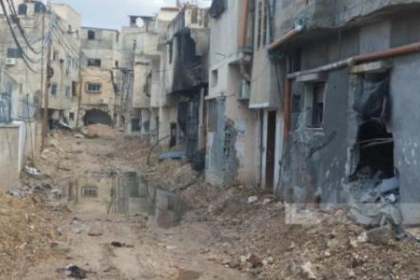 الاحتلال يجبر سكان منازل مقابلة لمخيم طولكرم على إخلائها