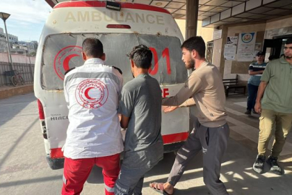 إصابة خطيرة لمواطن باستهداف إسرائيلي غرب خانيونس