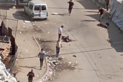 استمرار سياسة الاغتيالات واستهداف خيام النازحين وتدمير4 بنايات في غزة