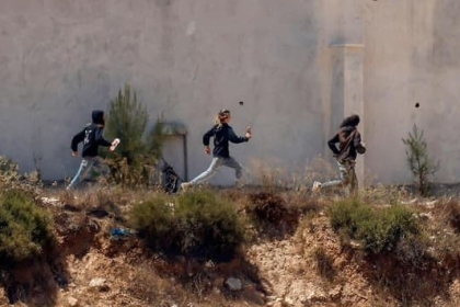 تقرير اسرائيلي صادم: المستوطنون يقودون إرهاب التهجير في الضفة