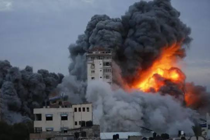 شهيد ونسف منازل.. جيش الاحتلال يواصل خرق اتفاق غزة