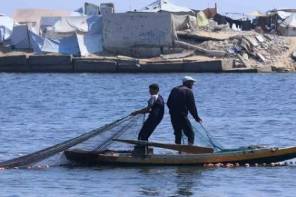 إصابة صيادين اثنين بنيران الاحتلال قبالة ساحل غزة