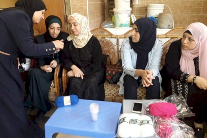 اللجنة الاجتماعية في مجلس المرأة  تنفذ ورشة عمل  بعنوان " كيفية صناعة ملابس الصوف باستخدام السنارة"