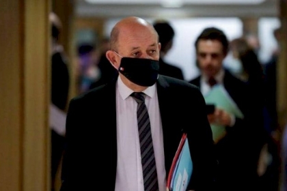 وزير الخارجية الفرنسي يحث على احترام سيادة العراق