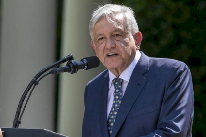 الرئيس المكسيكي يتنازل عن جزء من راتبه لدعم جهود محاربة كورونا