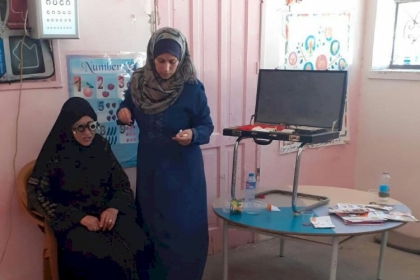 مجلس المرأة بمحافظة خان يونس ينفذ يوماً طبياً لفحص النظر