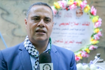 دبلوماسية متناقضة